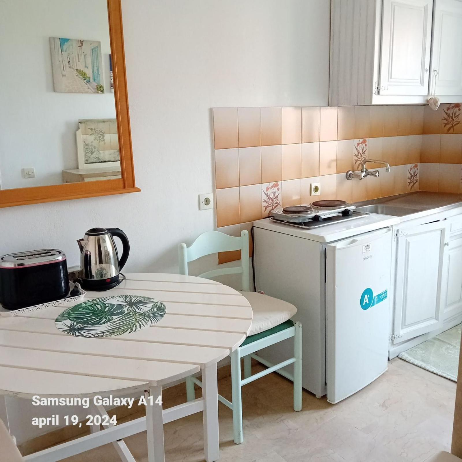 Acharavi Apartment อาคาราวี ภายนอก รูปภาพ
