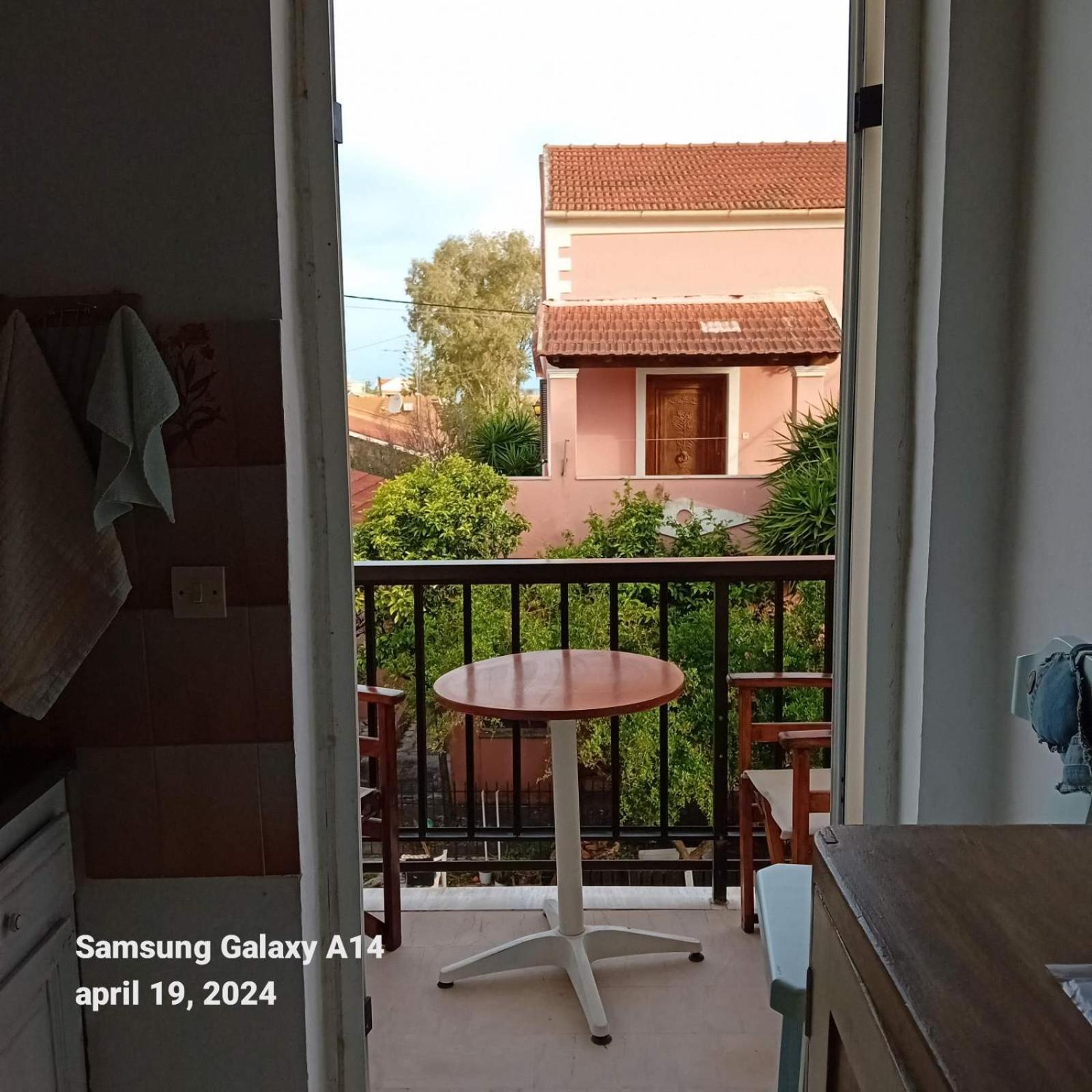 Acharavi Apartment อาคาราวี ภายนอก รูปภาพ