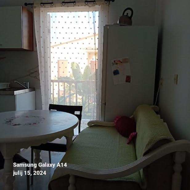 Acharavi Apartment อาคาราวี ภายนอก รูปภาพ